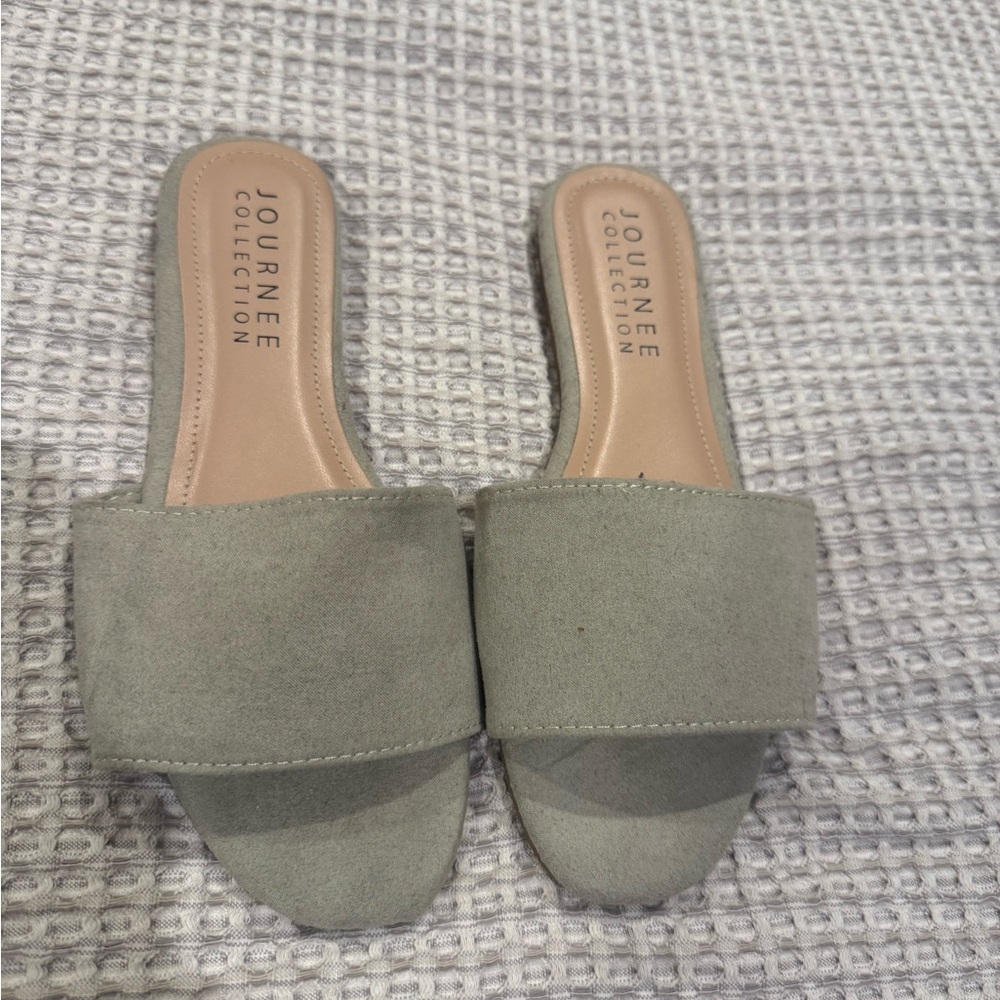 Journee Collection Women's Sage Wide Width Sandals